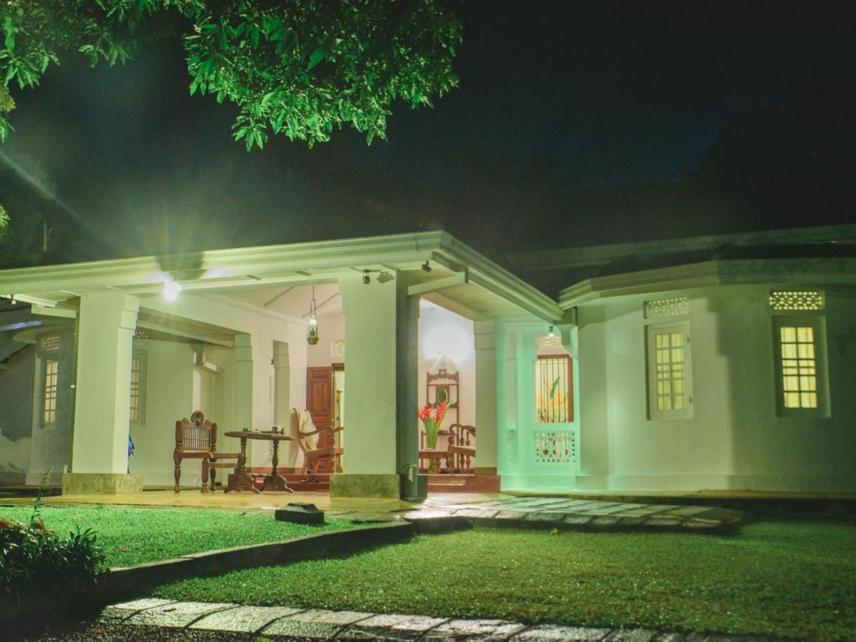 Thalpe Walawwa Heritage Villa Unawatuna Exteriér fotografie
